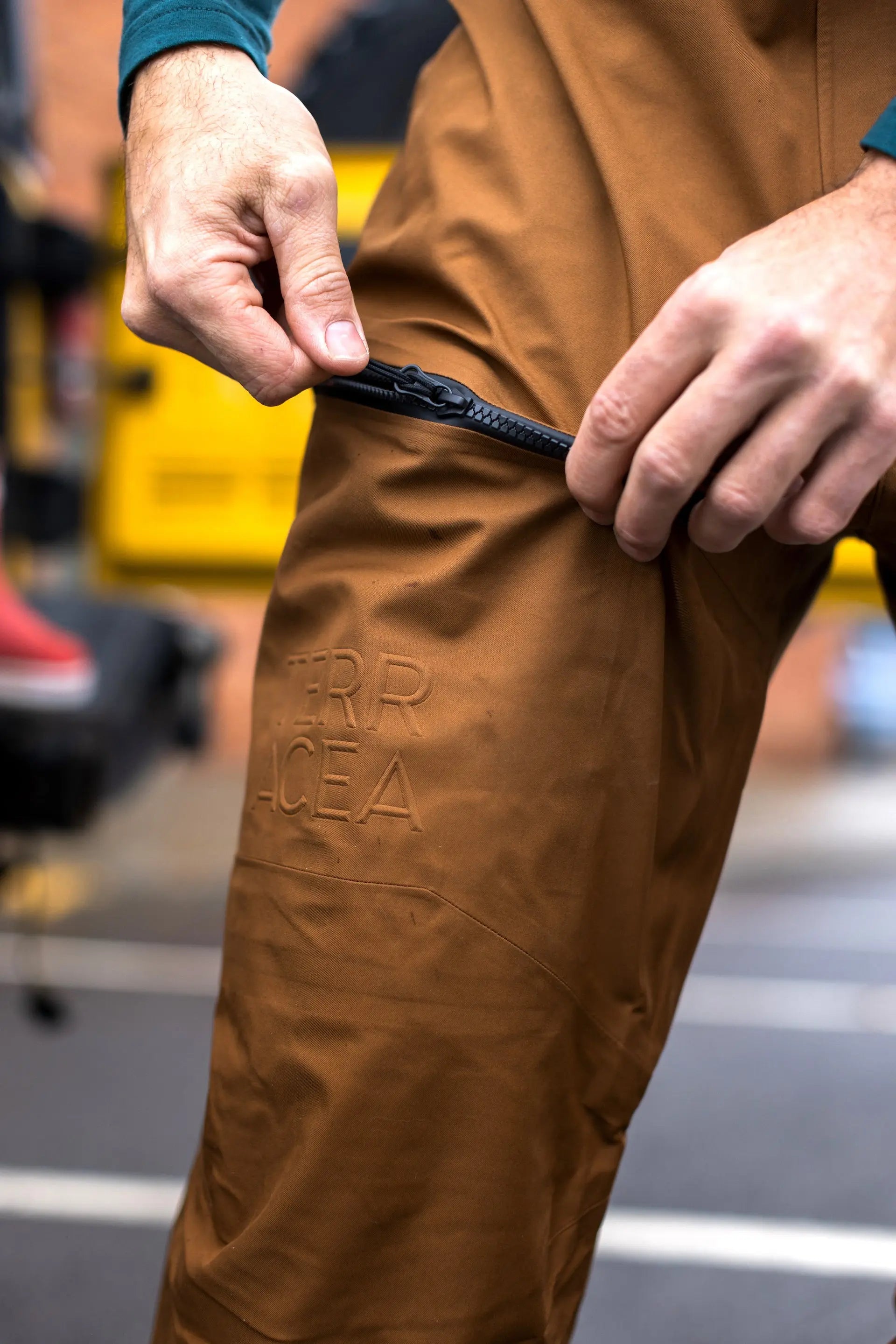 MEN'S BOXWOOD/KOA 3L BIB PANT Terracea