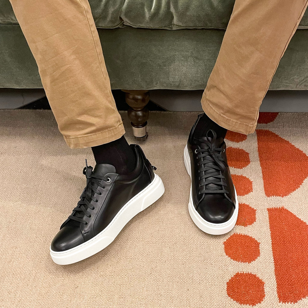 MOCALMO Figaro black leather sneaker top view